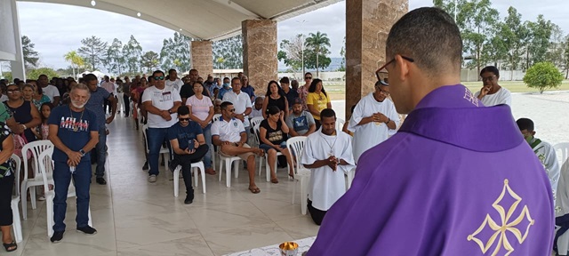 missa no cemitério jardim das flores ft Paulo José do Acorda Cidade