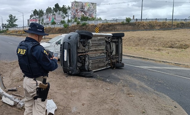 Acidente na BR-324 FT Paulo José Acorda Cidade