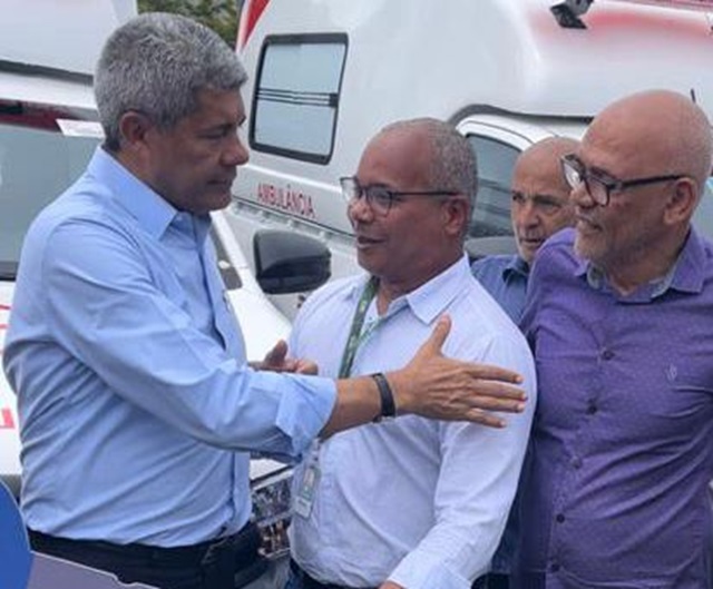 entrega de ambulância na upa estadual de feira de santana