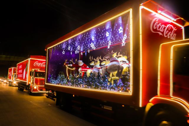 Caravana da coca-cola com o papai noel