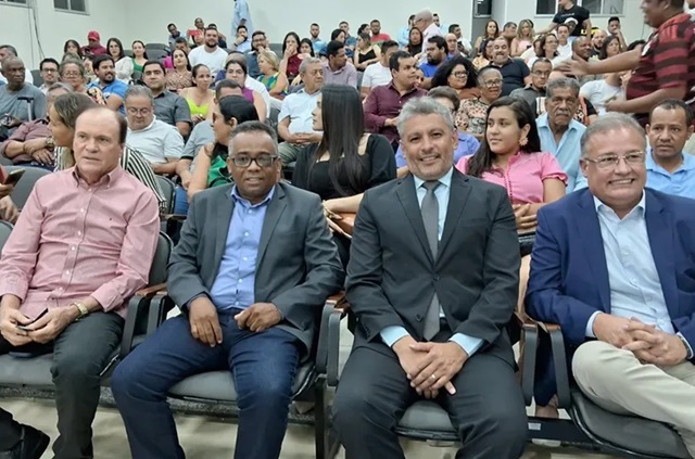 Arnaldo Azevedo Prefeito de Guanambi ft lay amorim achei sudoeste