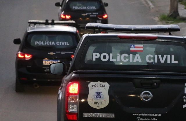 Viaturas da Polícia Civil