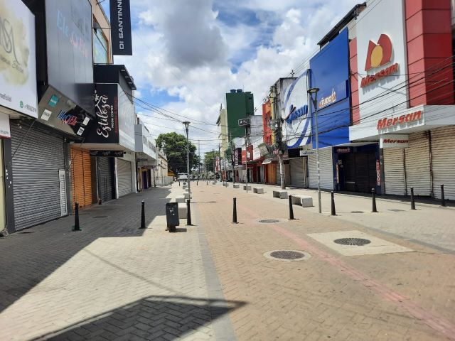 Comércio no feriado, Rua Sales Barbosa