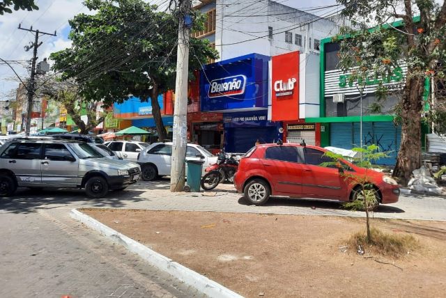 Comércio no feriado, Rua Marechal Deodoro