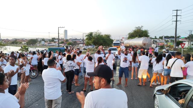 Manifestação no Anel de Contorno é marcada por pedidos de justiça pela morte de metalúrgico assassinado após acidente