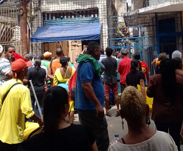 Teto de restaurante desaba e deixa feridos em Salvador ft redes socias2