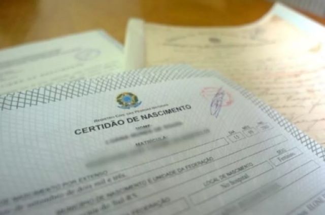 Certidão de nascimento