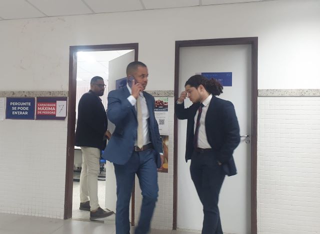 apresentação de dentista Lucas Ferraz com os advogados Joari Wagner e Vinícius Gomes