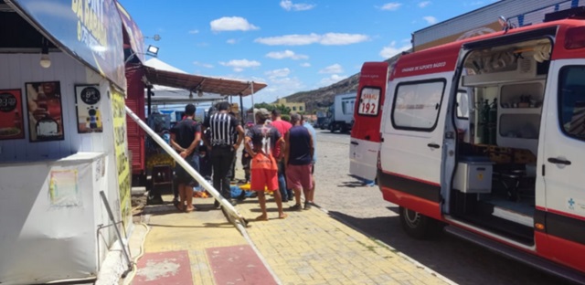 Técnico de manutenção de internet despenca de poste na cidade de Milagres1