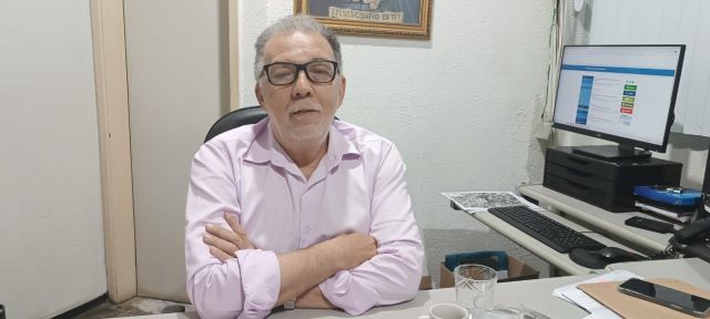 Secretário Carlos Brito