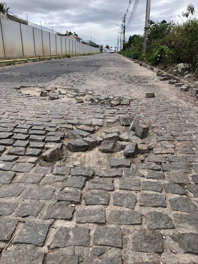 buraco na rua 