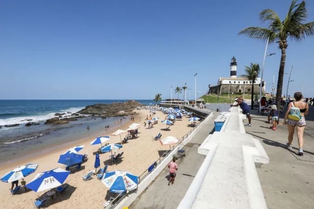 praia do farol da barra em salvador