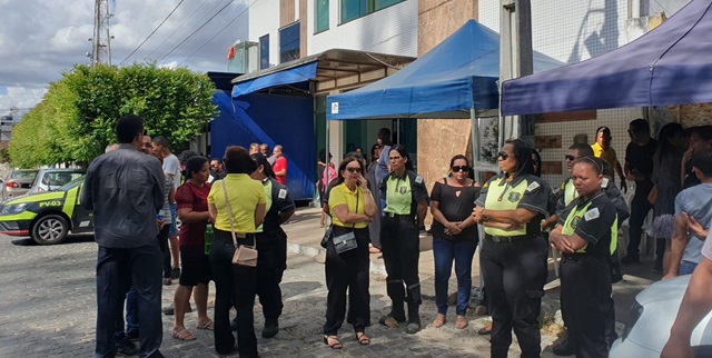 Agentes de trânsito homenageiam colega e filho que morreram vítimas de acidente em Serrinha ft Aldo Matos4