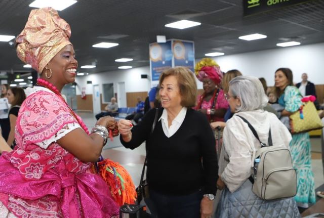 Portugueses chegam a Bahia