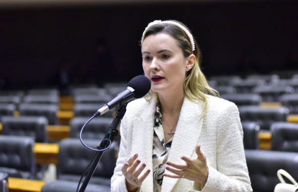 Julia Zanatta é a autora do projeto - Foto: Zeca Ribeiro/Câmara dos Deputados
