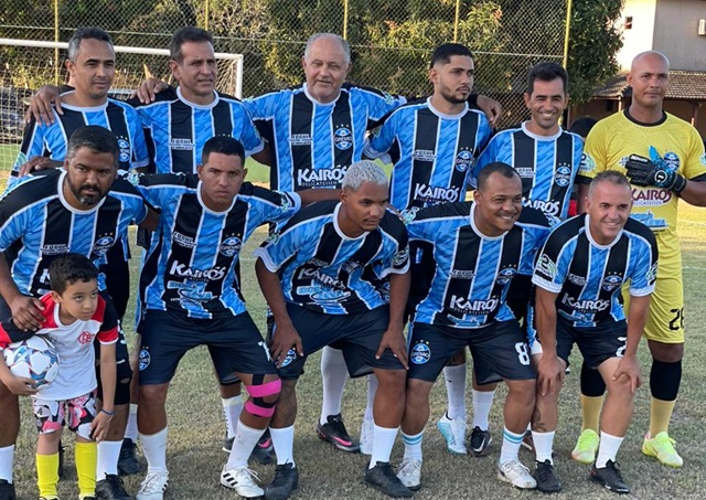 Zeca Novais como artilheiro - vice-campeão do torneio de fim de ano da Associação Sítio Vitória