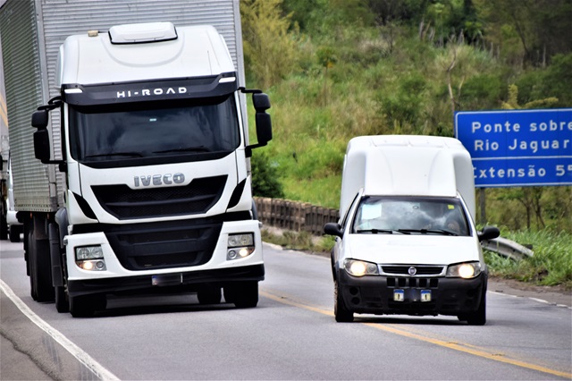 rodovias - ultapassagem - PRF - veículos carros