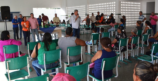 famílias do Núcleo Conceição recebem escrituras de seus imóveis fot Izinaldo Barreto secom