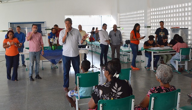 famílias do Núcleo Conceição recebem escrituras de seus imóveis fot Izinaldo Barreto secom