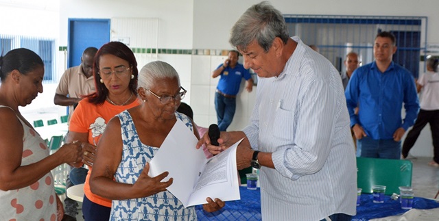 famílias do Núcleo Conceição recebem escrituras de seus imóveis fot Izinaldo Barreto secom