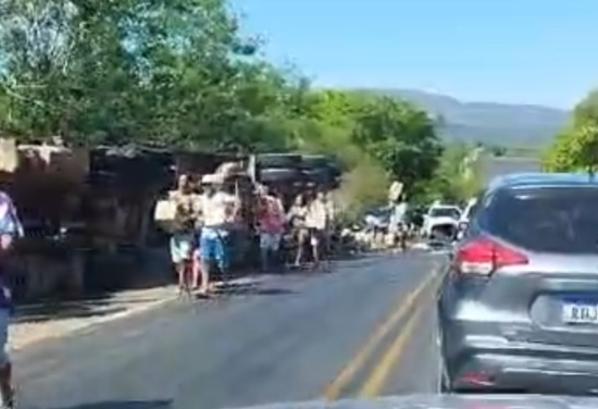 Carga de óleo de soja é saqueada em Jacobina