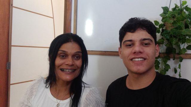 Alex Maciel e mãe