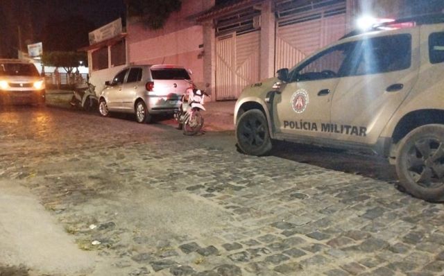 Capoteiro é assassinado no bairro Tomba e 2 pessoas ficam feridas