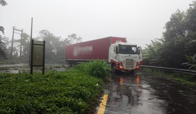 Quadrilha é presa após roubar caminhão e fazer motorista de refém em sp