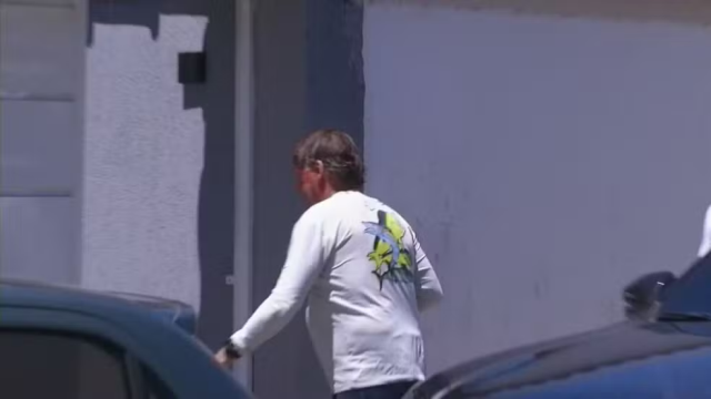 Jair-Bolsonaro-chega-em-casa-de-Angra-dos-Reis-RJ-alvo-de-busca-e-apreensao-Foto-GloboNews-Reproducao.png