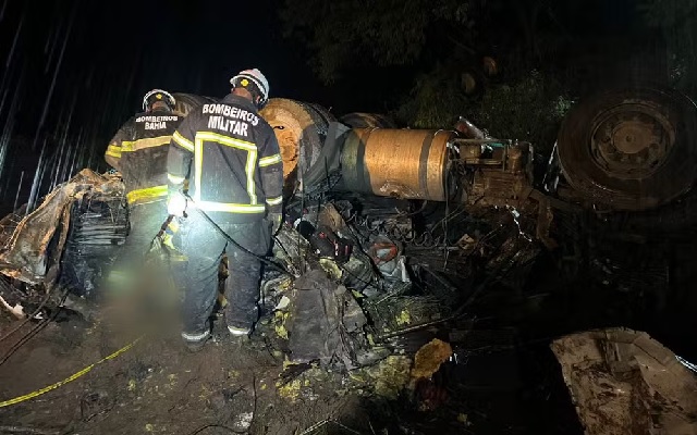 Corpo de Bombeiros no resgate das vítimas