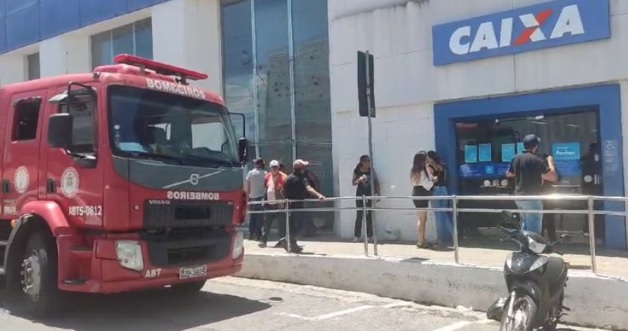 Homem morre após ficar preso em elevador