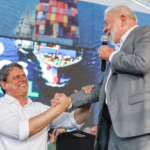Lula e Tarcísio de Freitas (Republicanos-SP), em evento no Porto de Santos — Foto: Ricardo Stuckert/PR