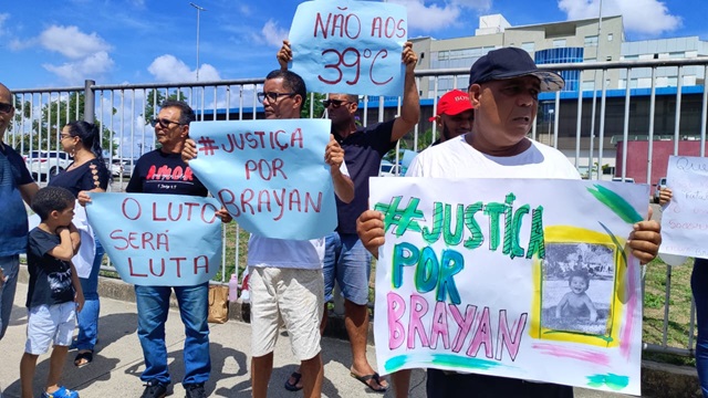 manifestação por justiça por Brayan