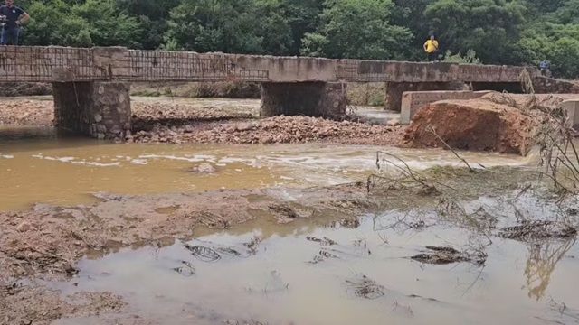 Governador inicia visita a municípios do Oeste baiano afetados pelas chuvas