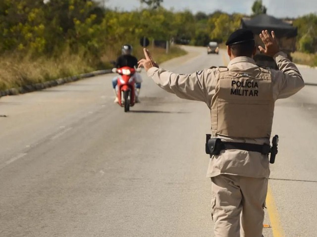 Polícia militar nas estradas - polícia estadual - operação carnaval