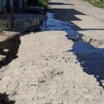 Óleo queimado transborda da rede de esgoto