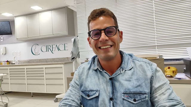 cirurgião bucomaxilofacial Dr. Thiago Leite - ft ed santos acorda cidade