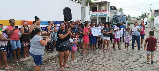 Manifestação de pais e responsáveis