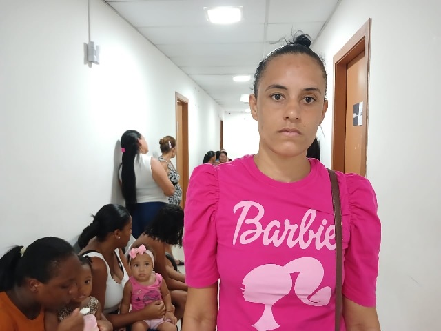 Mães ocupam sede da Secretaria de Educação para cobrar novos professores