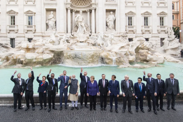 Líderes mundiais jogam moeda da sorte na Fontana de Trevi, na Itália, no G20 de 2021 — Foto |  Arquivo |  Divulgação/G20 Italy

