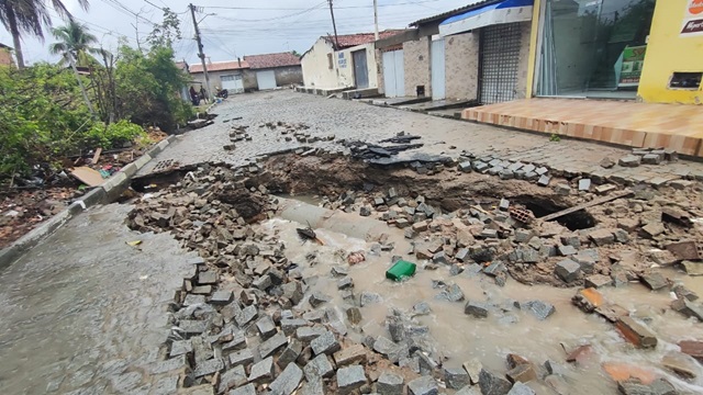 Rua Maria Joana, bairro Mangabeira