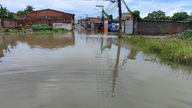 Rua Maria Joana, bairro Mangabeira