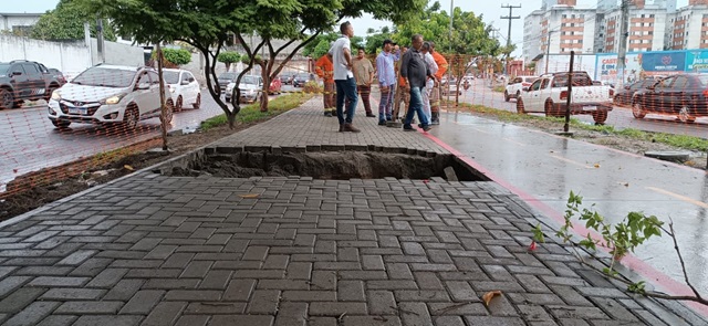 Buraco avenida Fraga Maia - ft paulo josé acorda cidade2