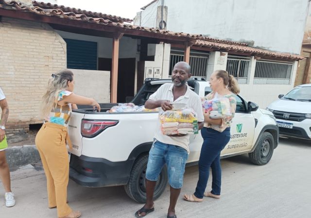 Sustentare doa alimentos para moradores afetados pelas chuvas