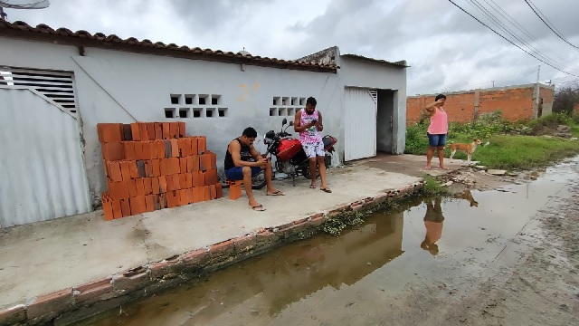 Moradores da Rua Nestrogino