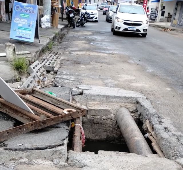 buraco na rua