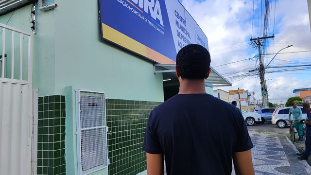 Jovem é assaltado na fila do CMPC em Feira de Santana ft ed santos acorda cidade