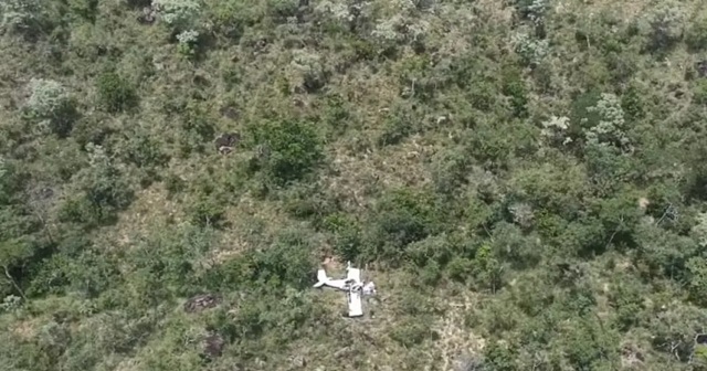 avião cai em barreiras