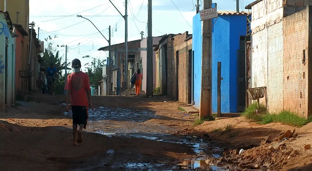 periferia - favela - falta de saneamento