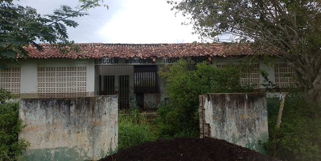 Tiquaruçu1 - Escola Municipal João Vitorio